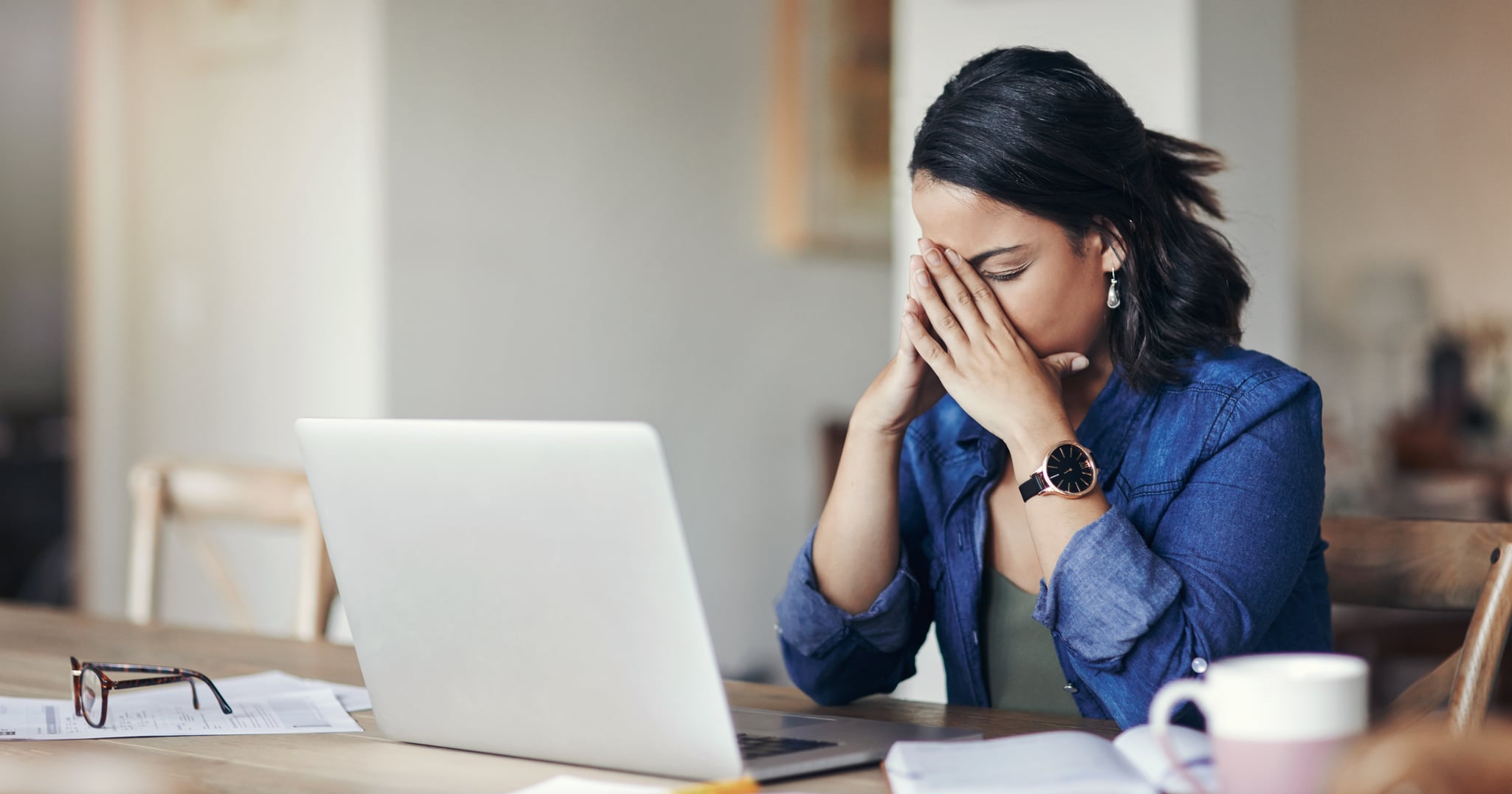 Screen-Time Headaches Suck  But Sitting Farther Away From Your Computer Can Help